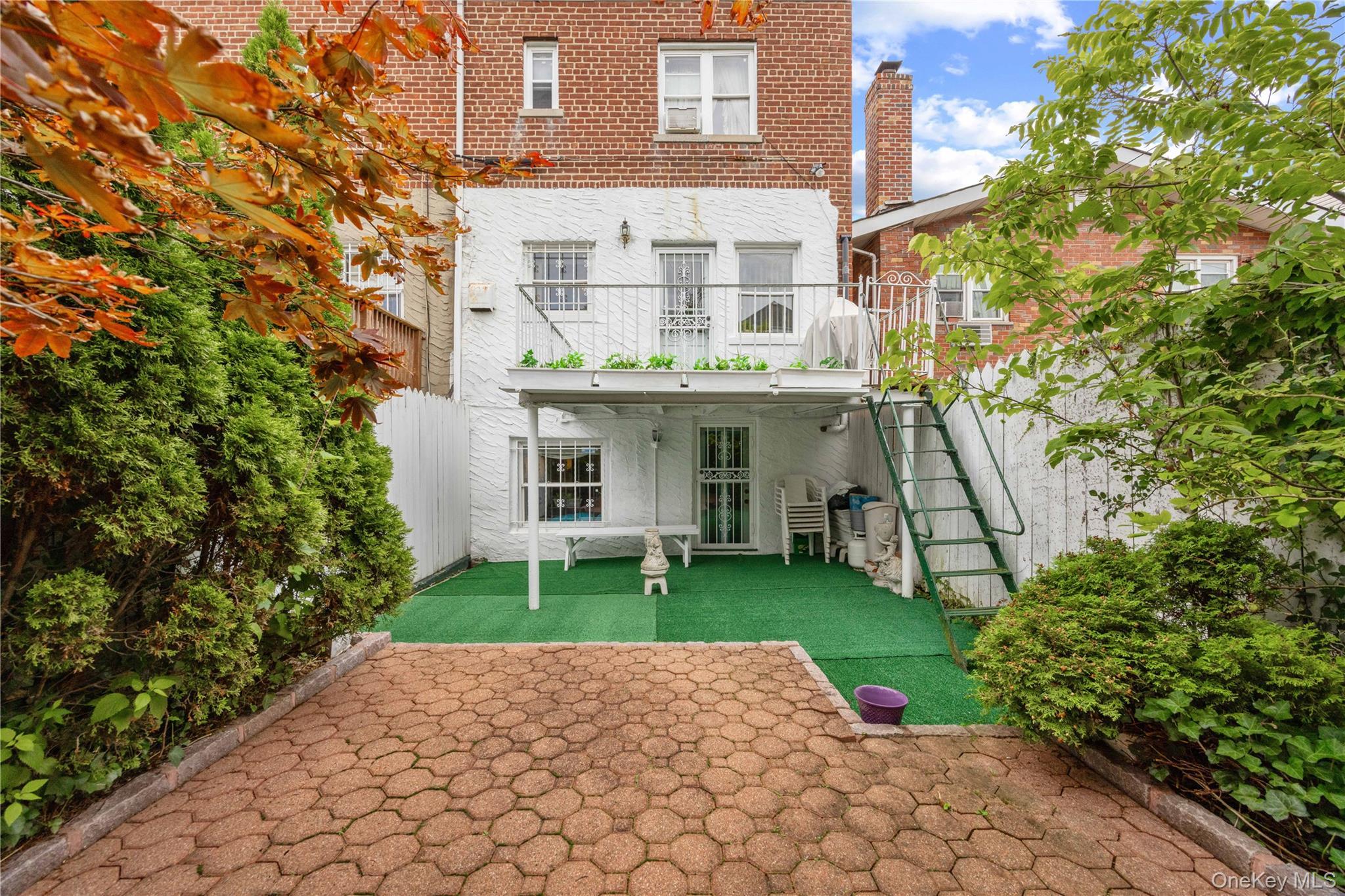 Single Family Hollywood Avenue  Bronx, NY 10465, MLS-1045765-36