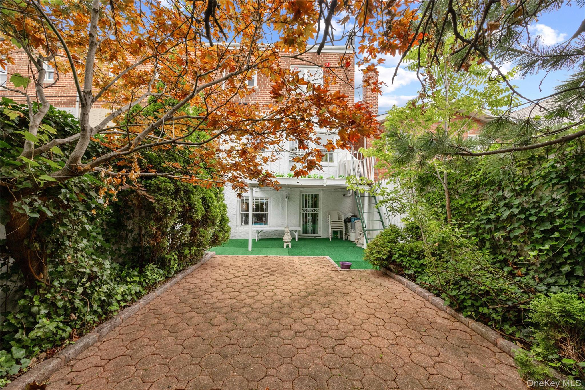 Single Family Hollywood Avenue  Bronx, NY 10465, MLS-1045765-37