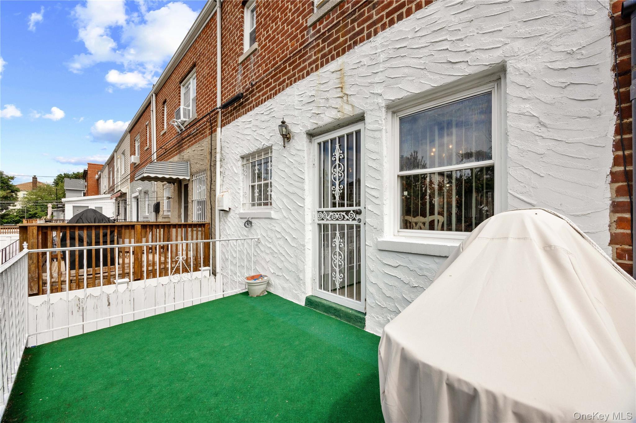 Single Family Hollywood Avenue  Bronx, NY 10465, MLS-1045765-39