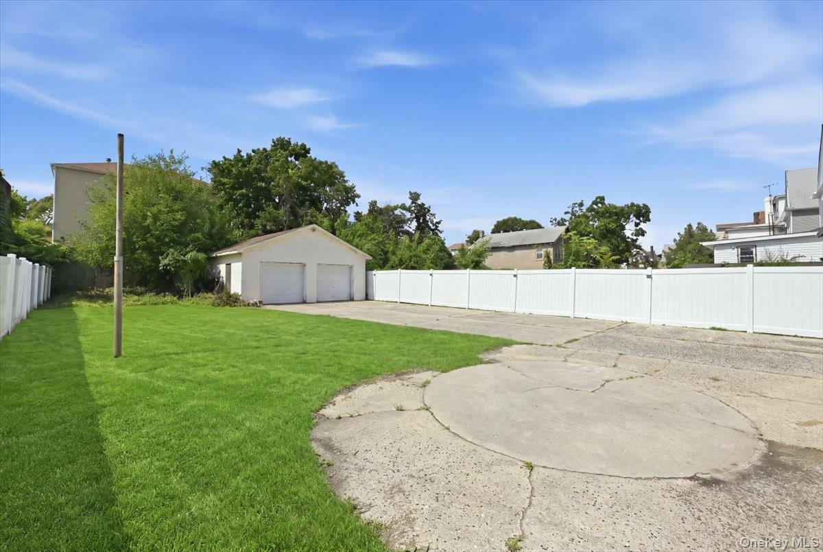 Single Family Mcbride Street  Queens, NY 11691, MLS-1045767-23