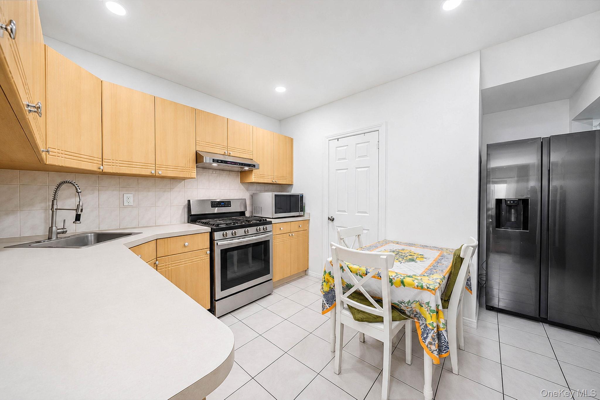 Single Family Hale Ave Brooklyn, NY 11208, MLS-1045774-4