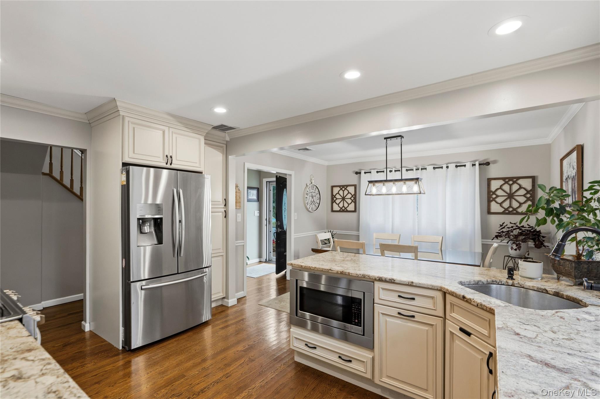 Single Family Hy Place Suffolk County, NY 11755, MLS-1045805-10