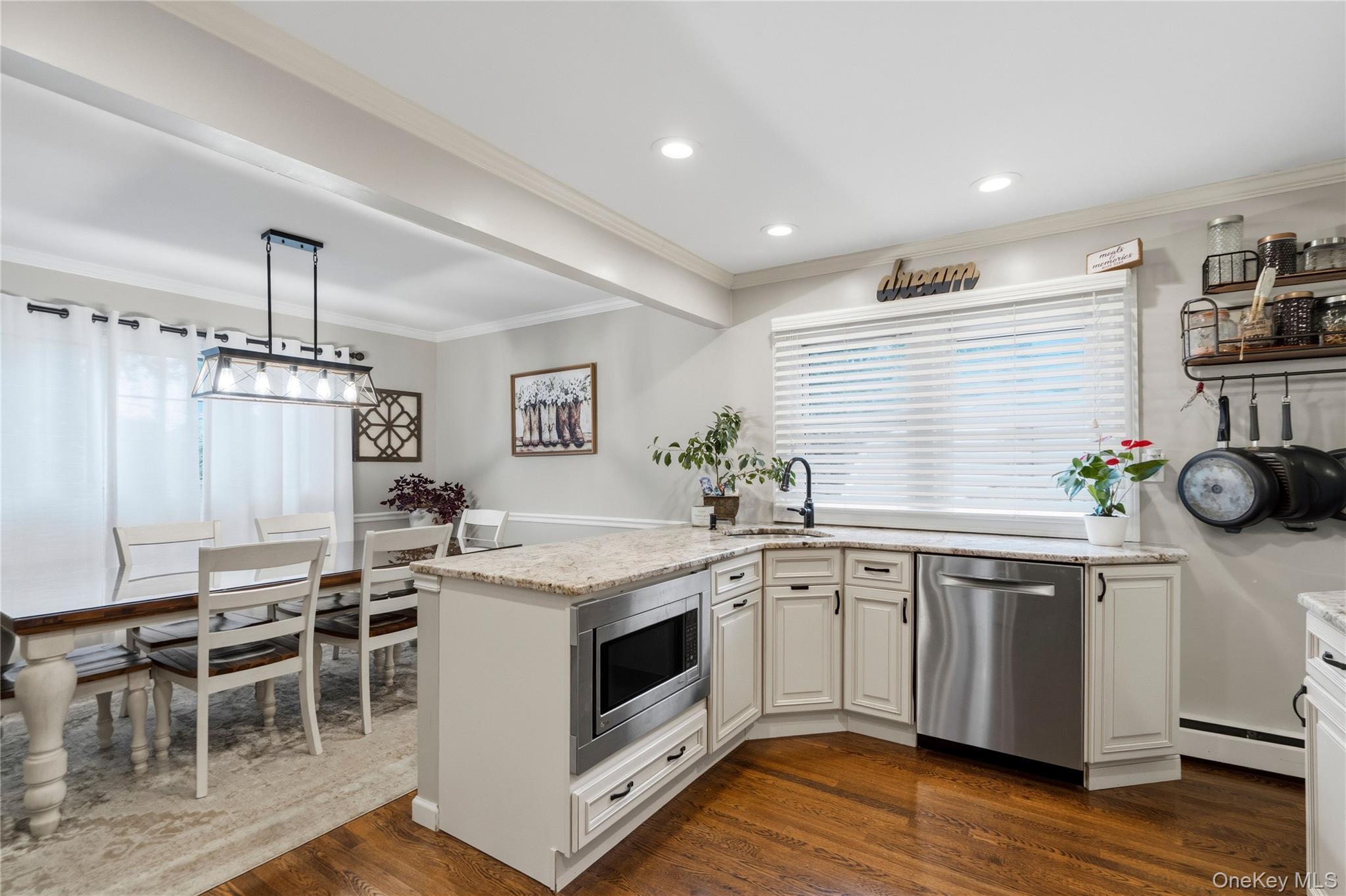 Single Family Hy Place Suffolk County, NY 11755, MLS-1045805-12