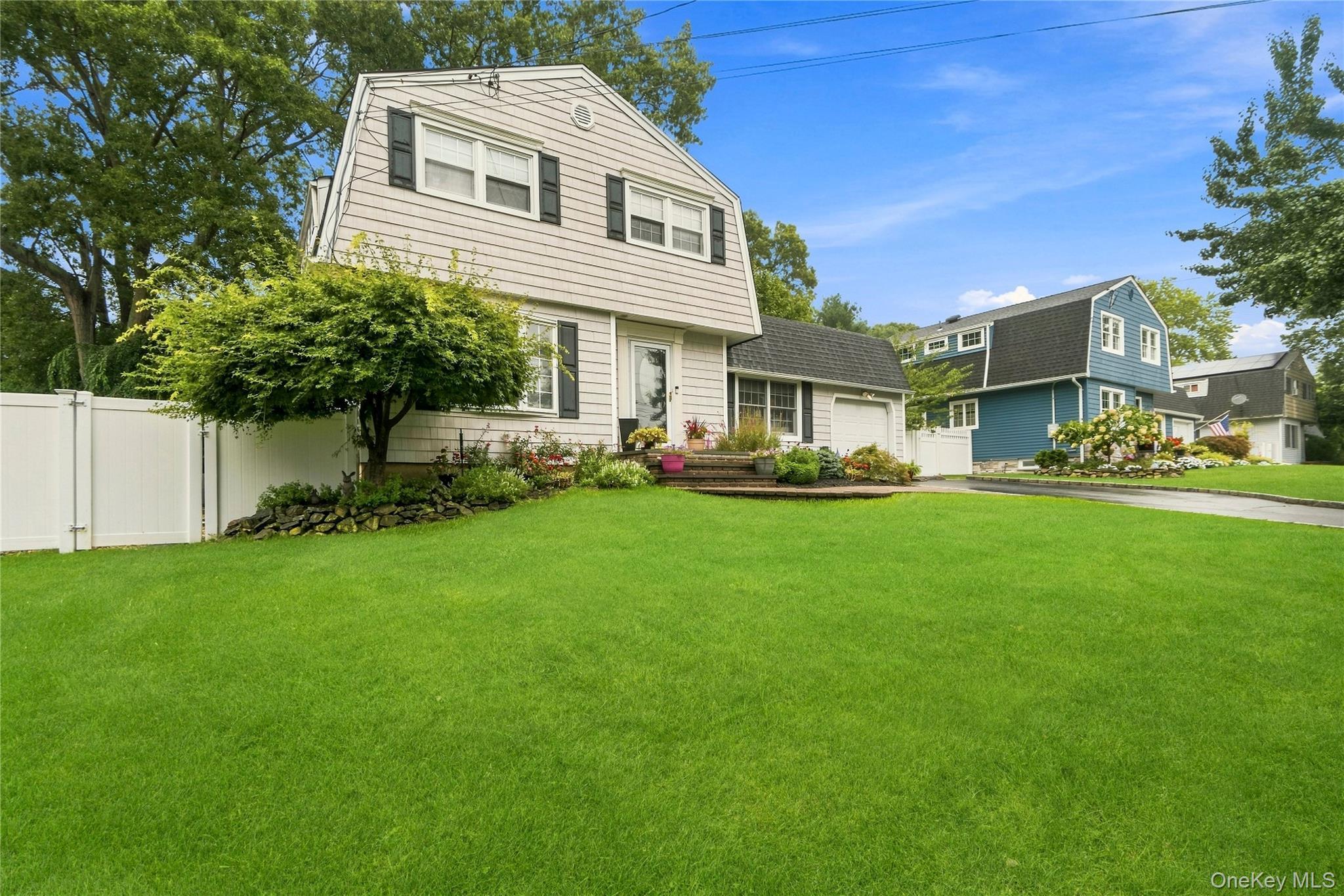 Single Family Hy Place Suffolk County, NY 11755, MLS-1045805-2