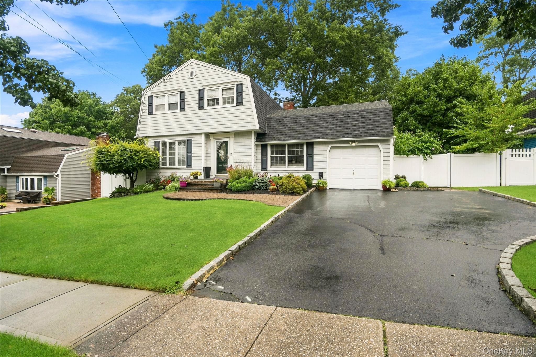Single Family Hy Place Suffolk County, NY 11755, MLS-1045805-3