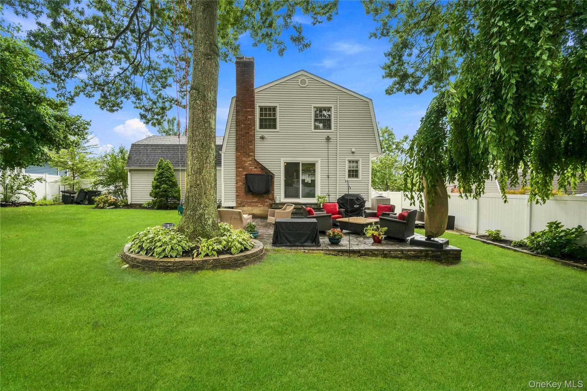 Single Family Hy Place Suffolk County, NY 11755, MLS-1045805-31