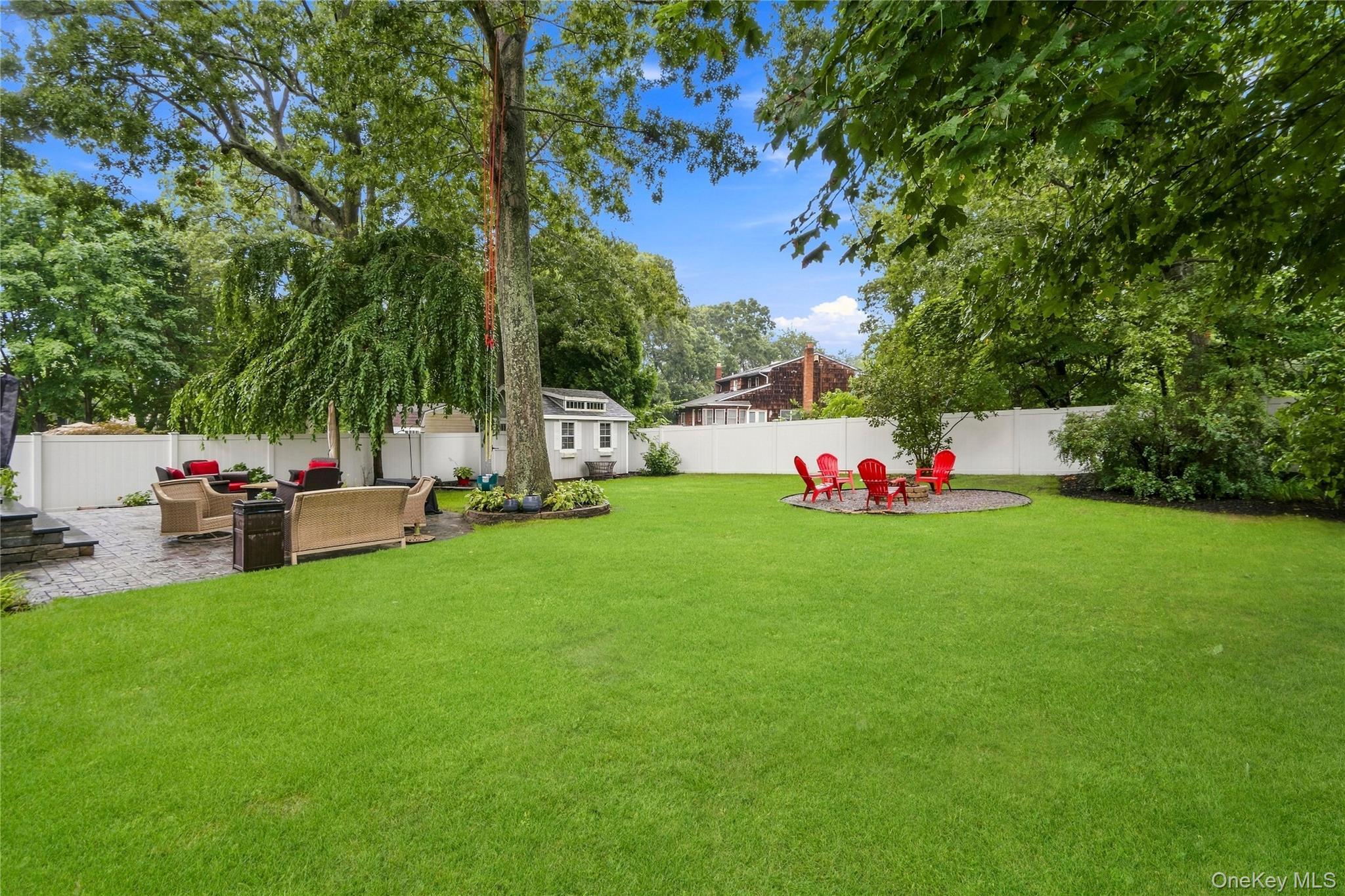 Single Family Hy Place Suffolk County, NY 11755, MLS-1045805-32