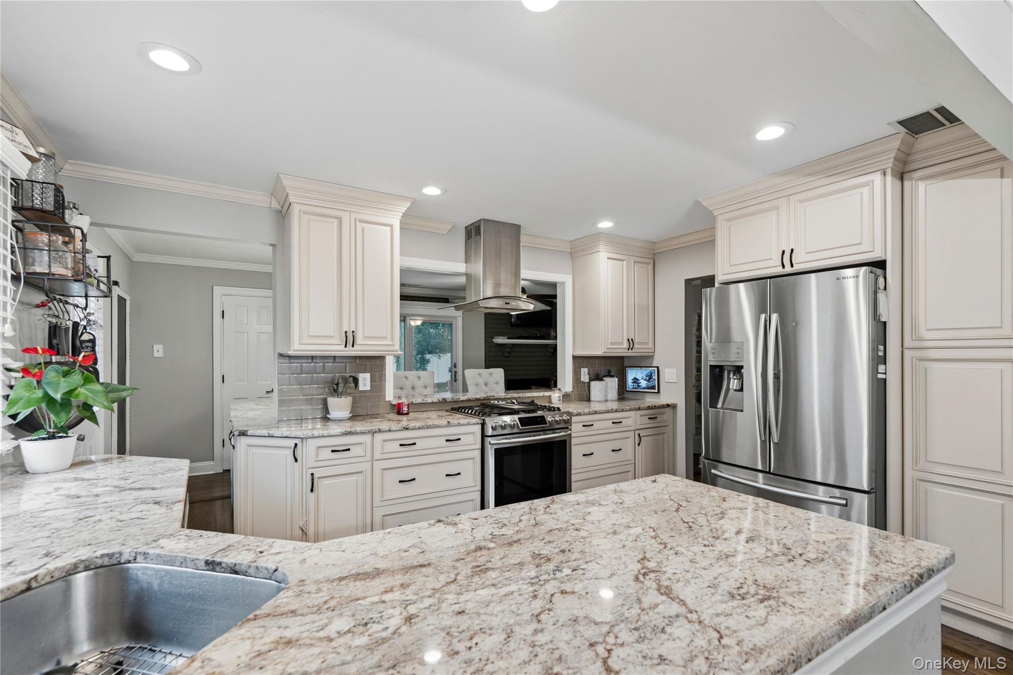 Single Family Hy Place Suffolk County, NY 11755, MLS-1045805-7