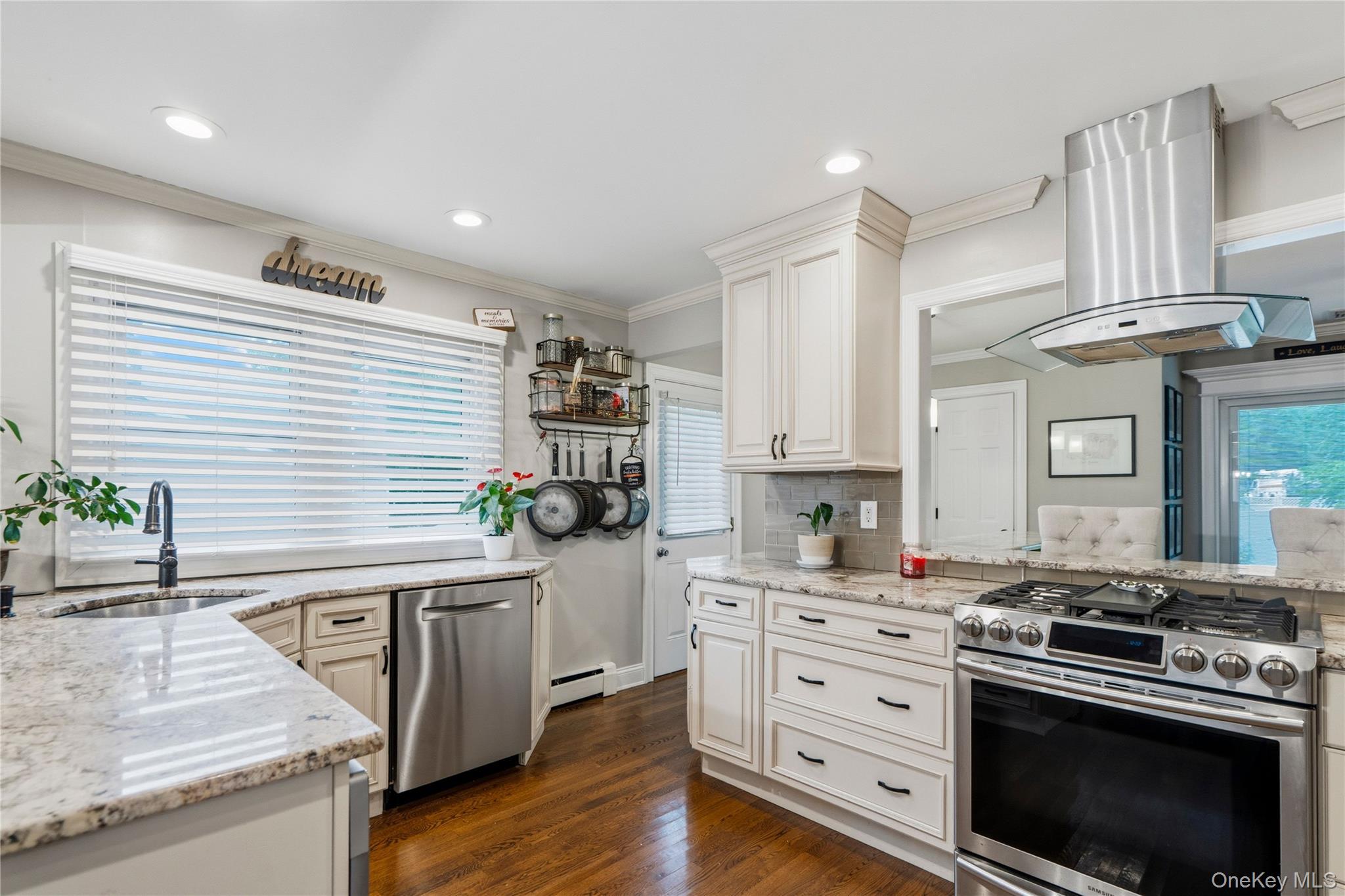 Single Family Hy Place Suffolk County, NY 11755, MLS-1045805-9