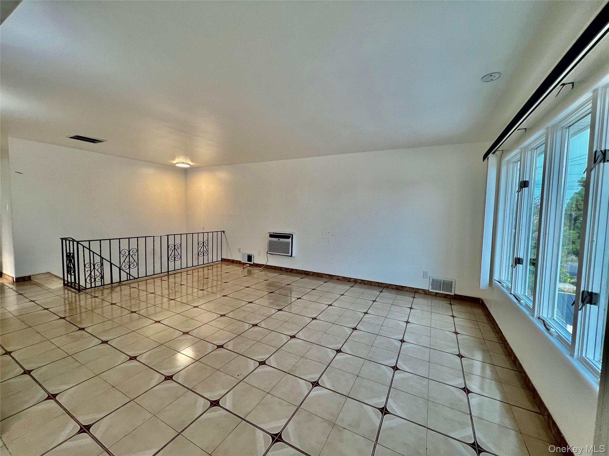 Single Family 164th Avenue Queens, NY 11414, MLS-1045832-5