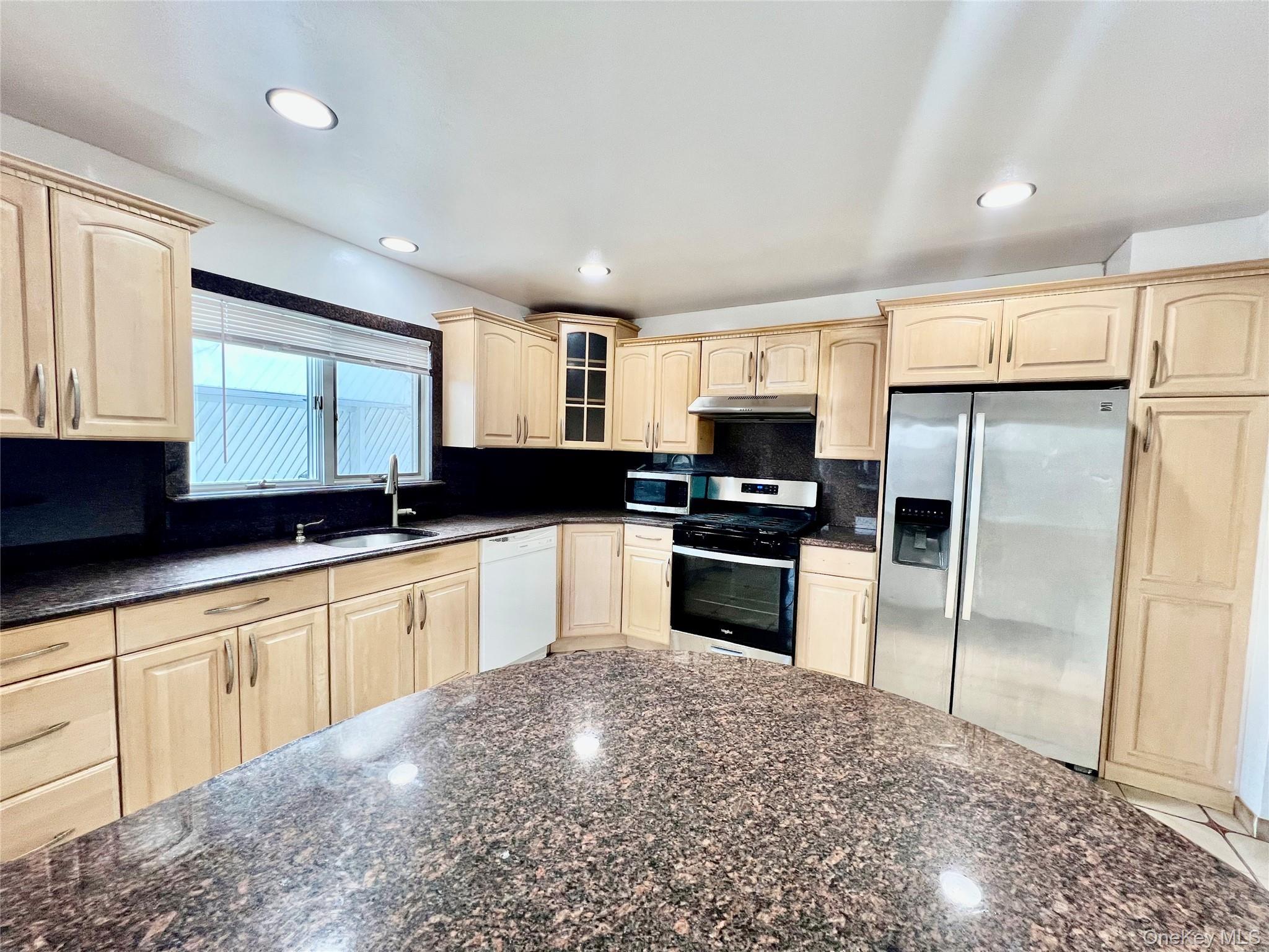 Single Family 164th Avenue Queens, NY 11414, MLS-1045832-7