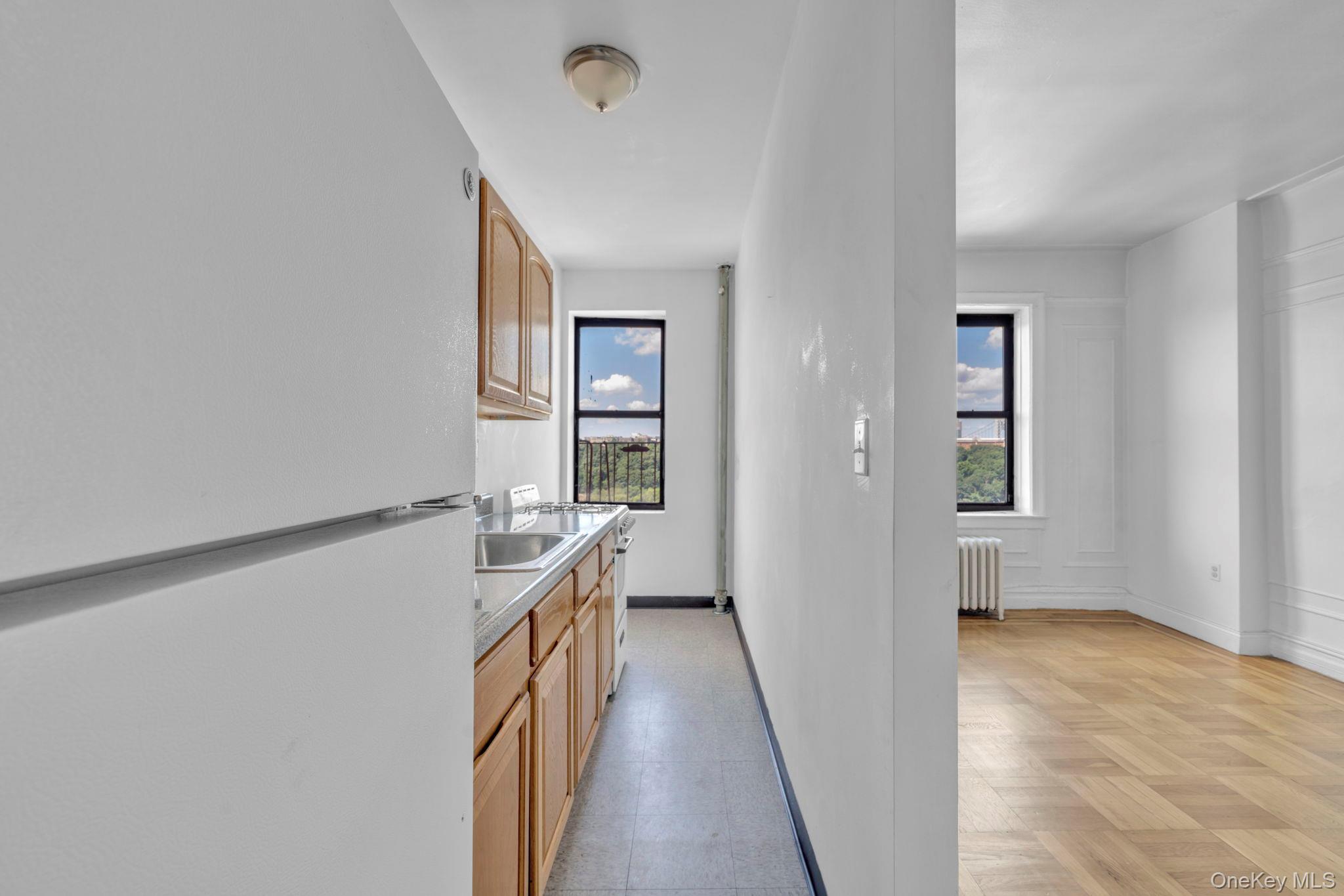 Coop Summit Avenue Bronx, NY 10452, MLS-1045833-9