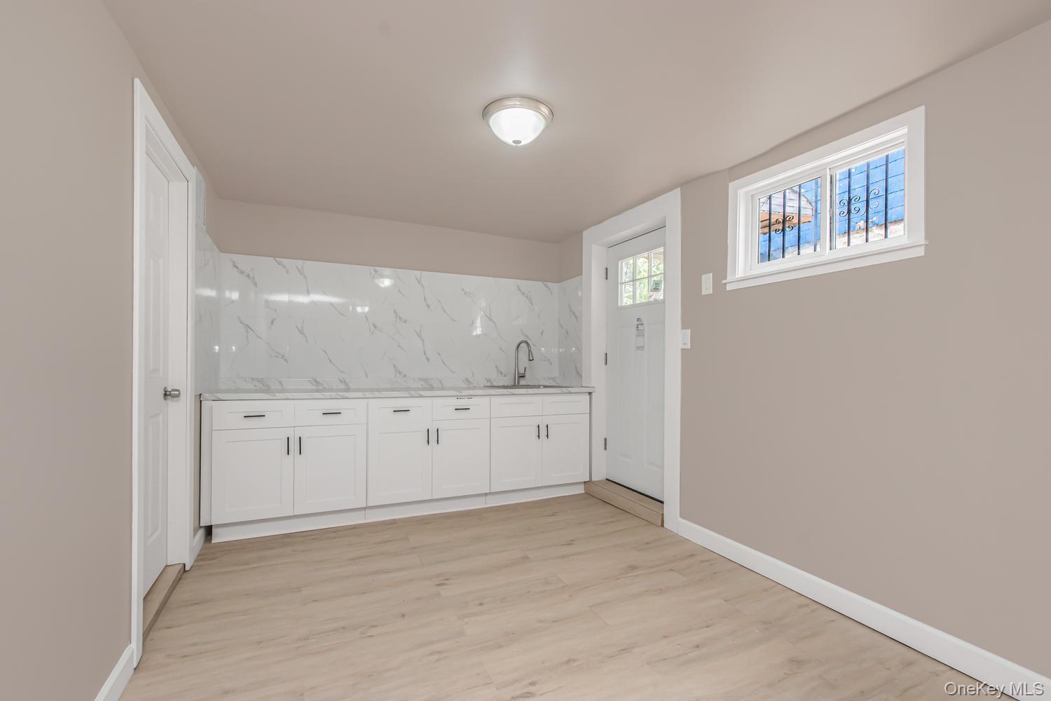 Single Family Taylor Avenue Bronx, NY 10473, MLS-1045836-15
