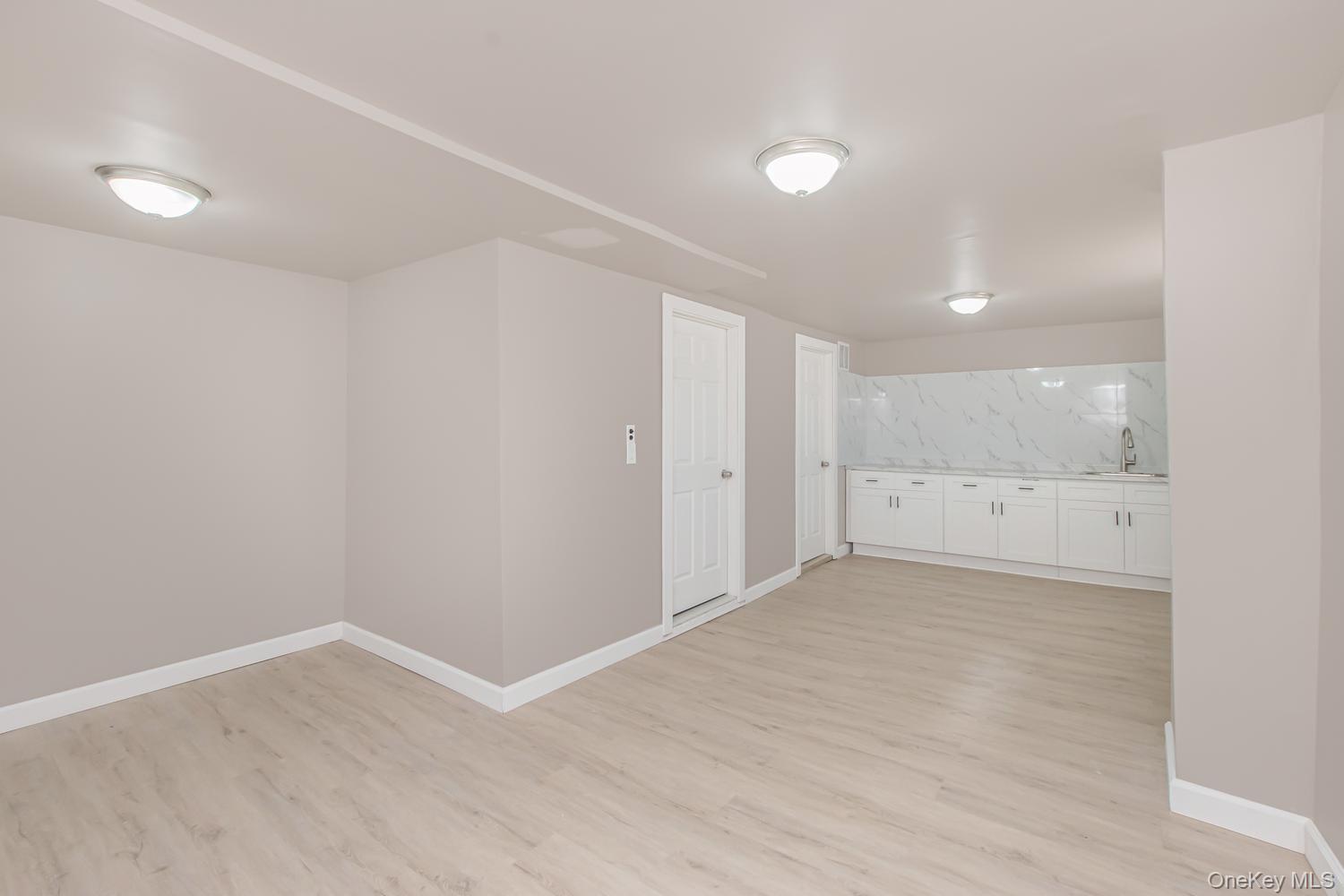 Single Family Taylor Avenue Bronx, NY 10473, MLS-1045836-16