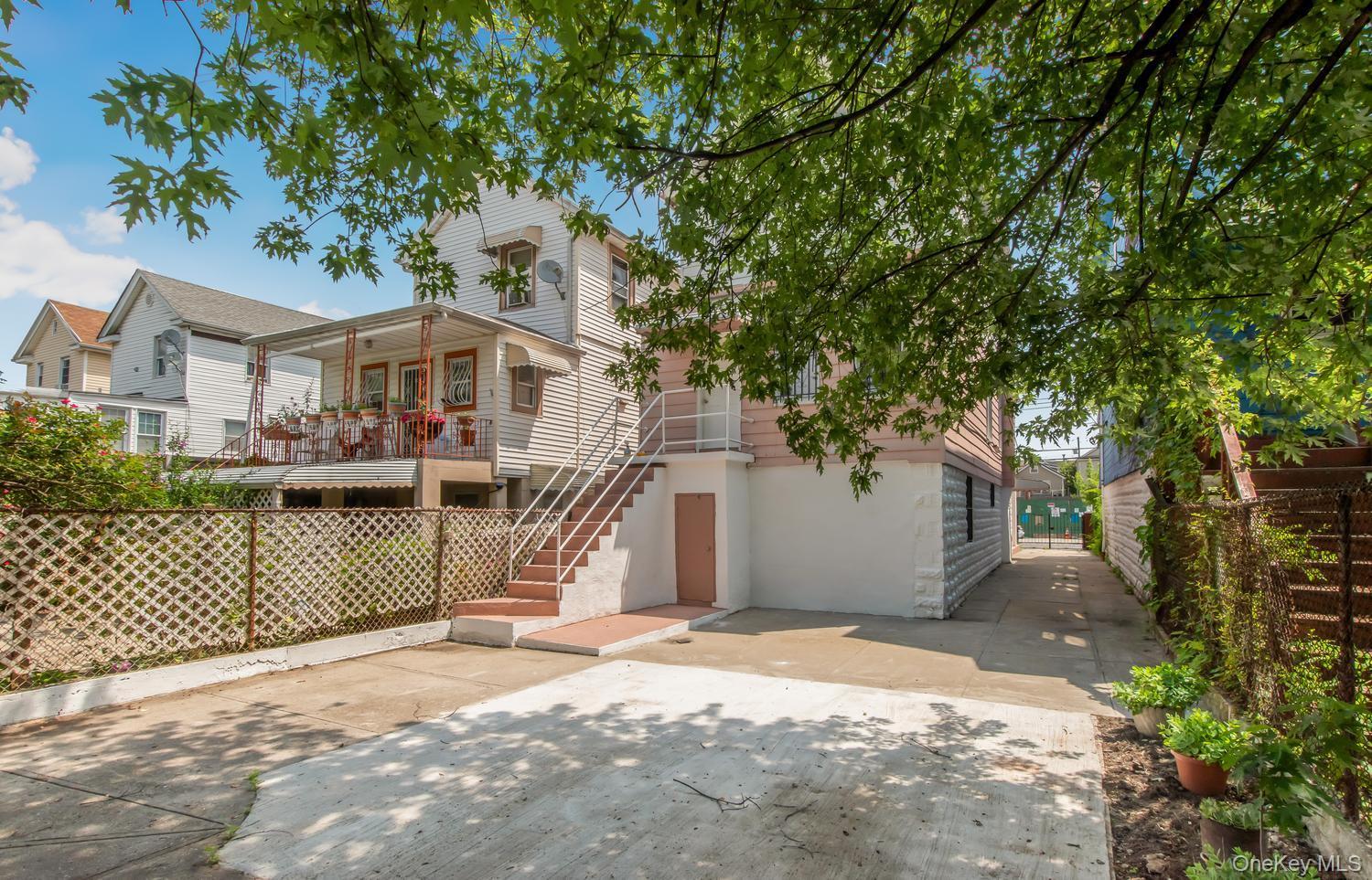 Single Family Taylor Avenue  Bronx, NY 10473, MLS-1045836-20