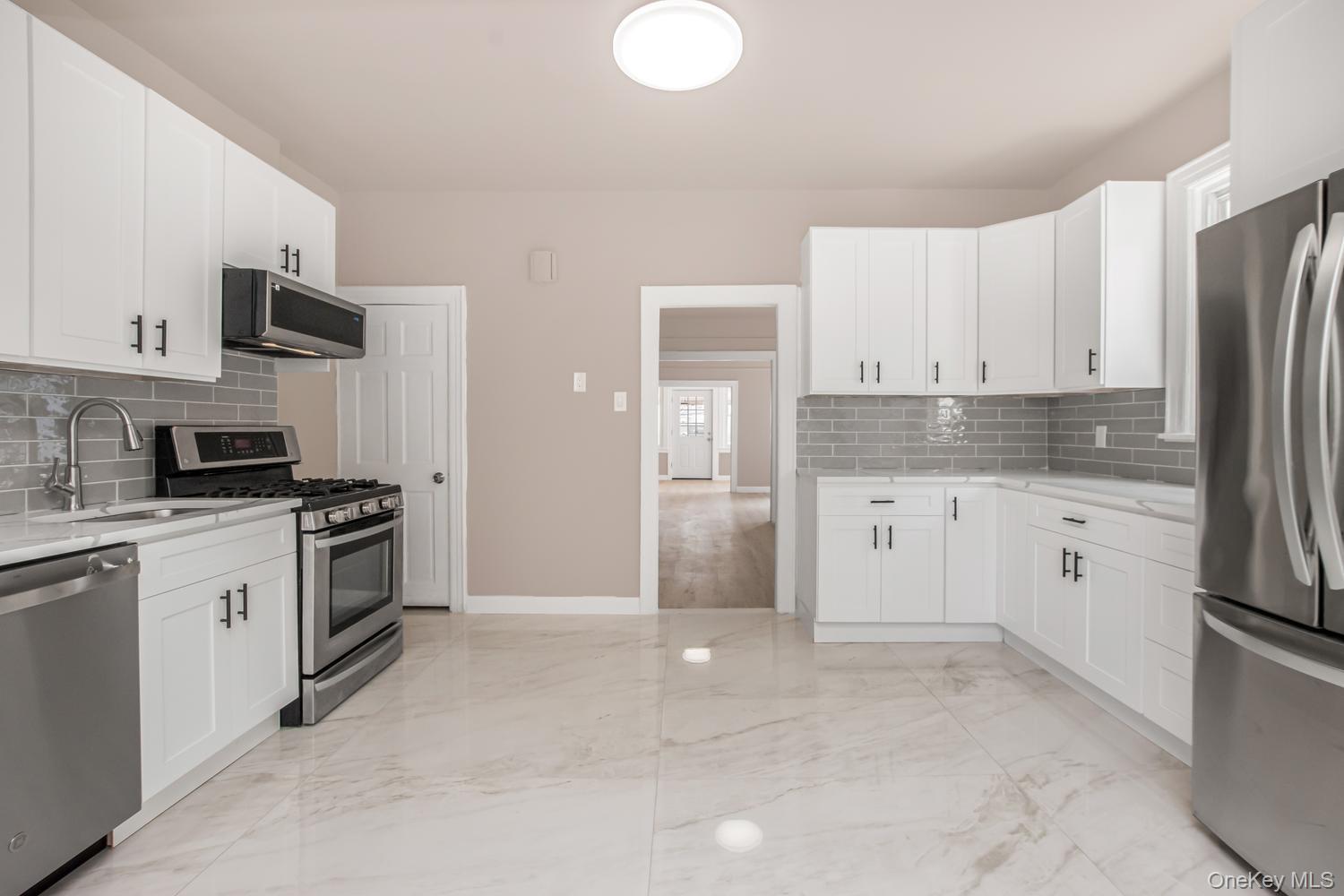 Single Family Taylor Avenue Bronx, NY 10473, MLS-1045836-3
