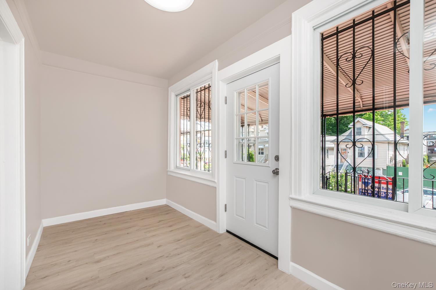 Single Family Taylor Avenue Bronx, NY 10473, MLS-1045836-5