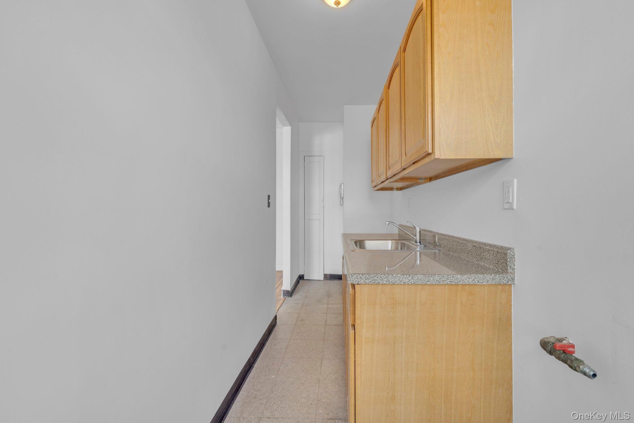 Coop Summit Avenue Bronx, NY 10452, MLS-1045838-7