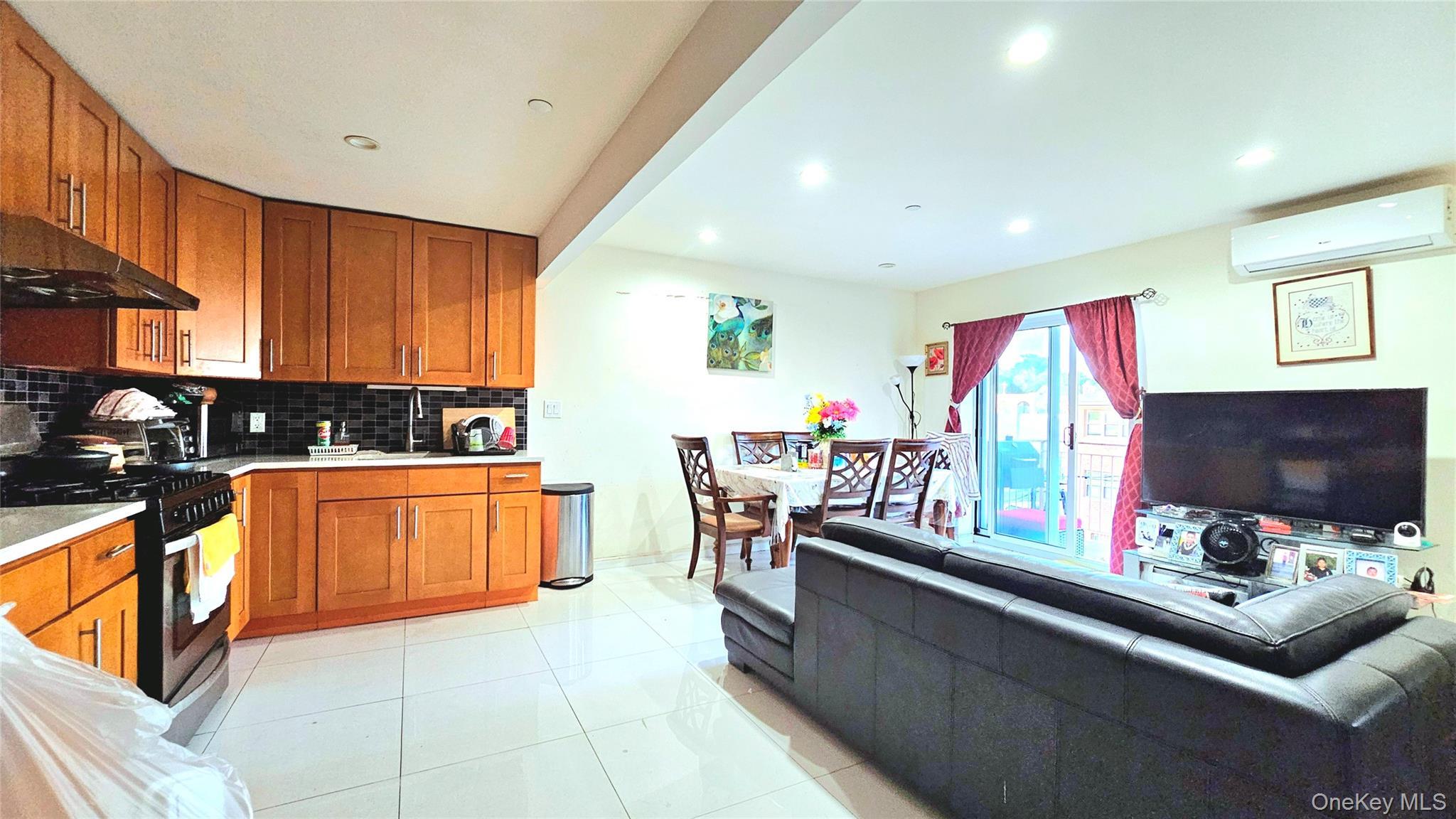 Single Family 164 Street Queens, NY 11358, MLS-1045848-11