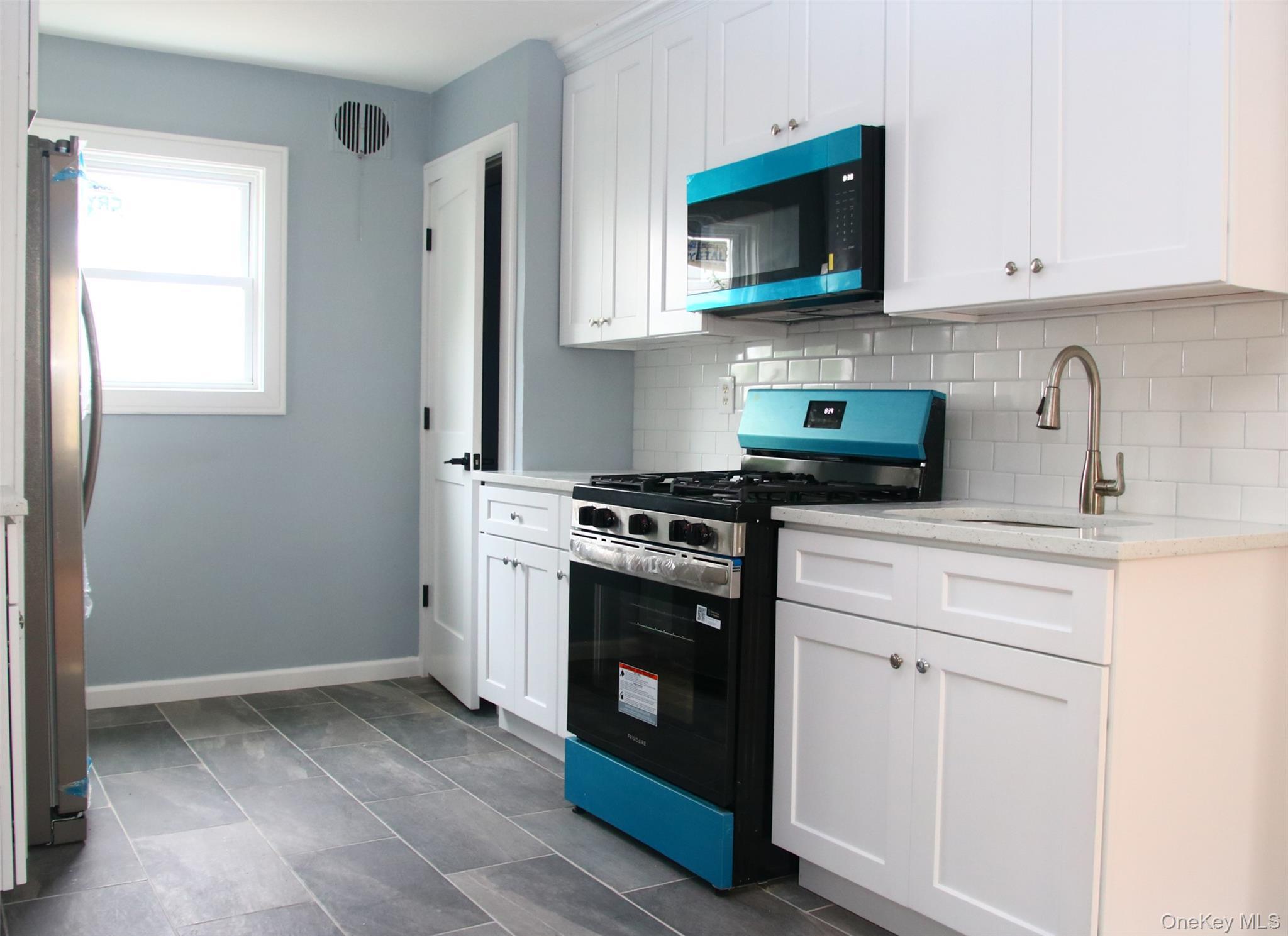 Single Family 238th Street Queens, NY 11411, MLS-1045871-3