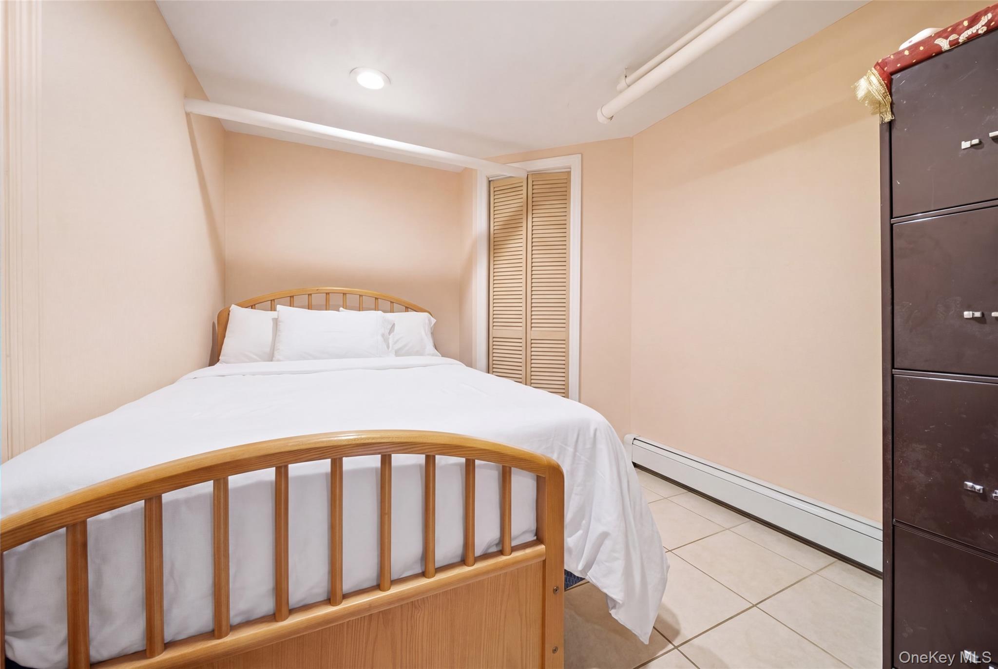 Single Family 254th Street  Queens, NY 11426, MLS-1045886-22