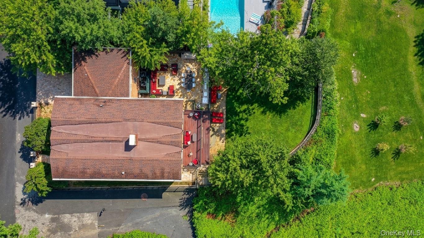 Single Family Scenic Place Bronx, NY 10463, MLS-1045933-27