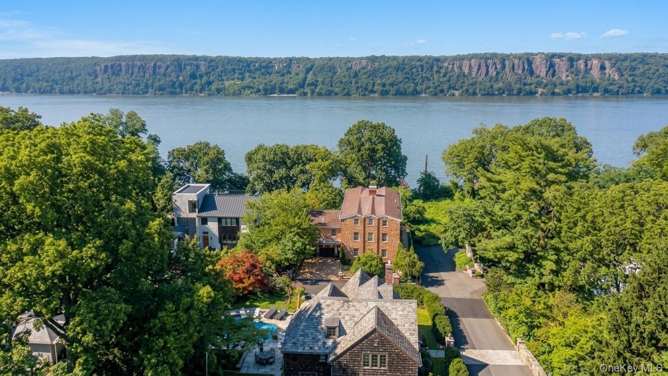 Single Family Scenic Place Bronx, NY 10463, MLS-1045933-28