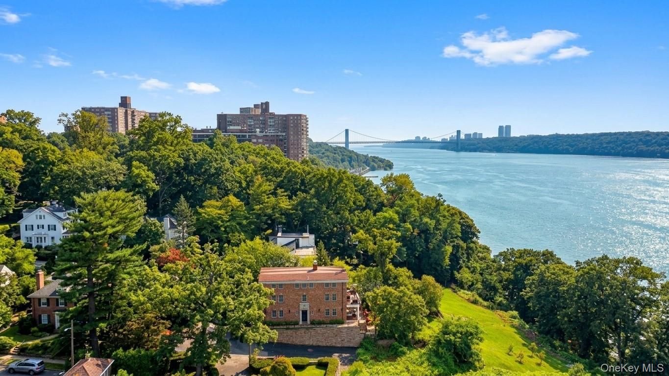 Single Family Scenic Place  Bronx, NY 10463, MLS-1045933-29
