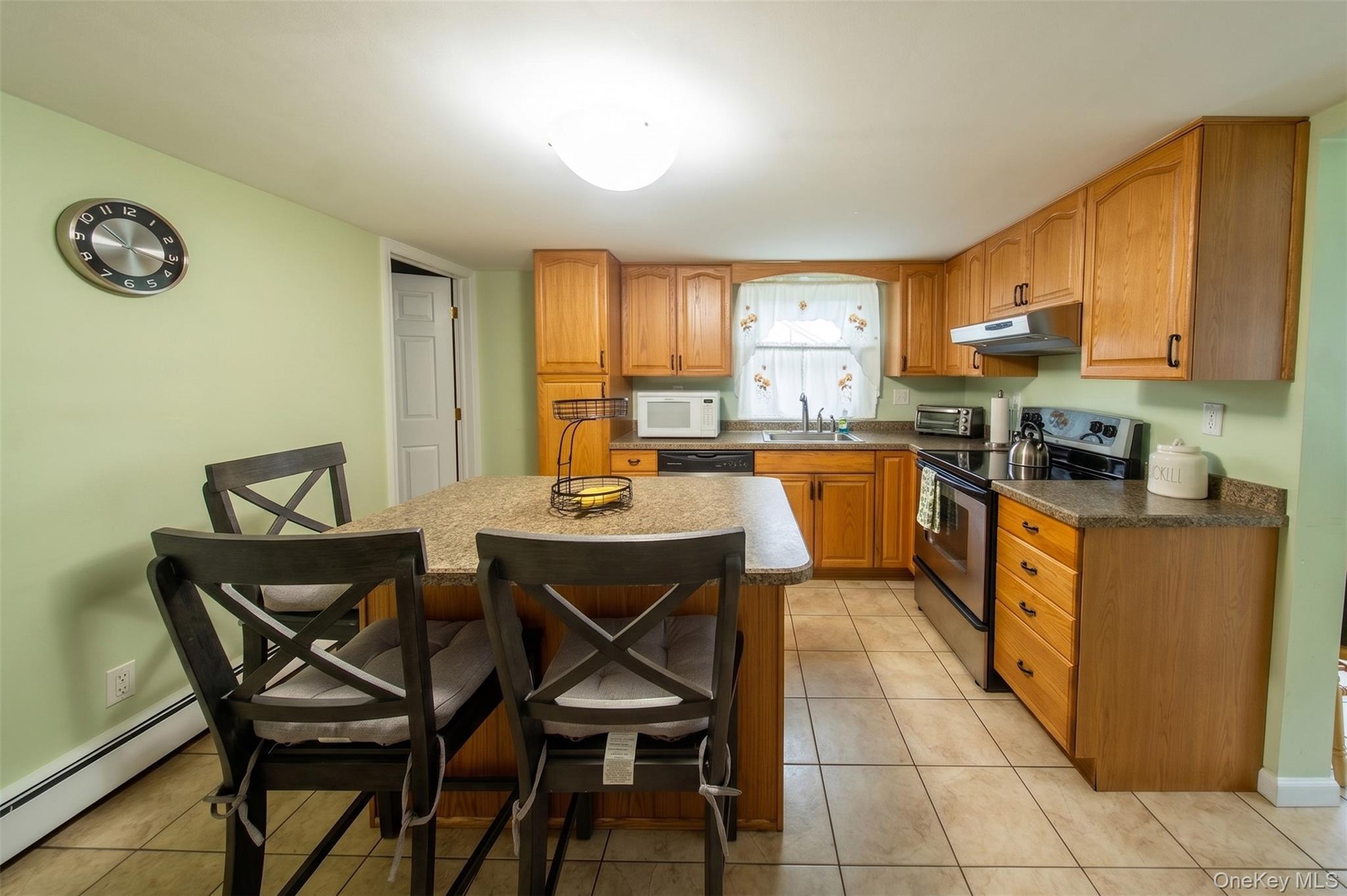 Single Family Aspen Road  Suffolk County, NY 11754, MLS-1045941-14