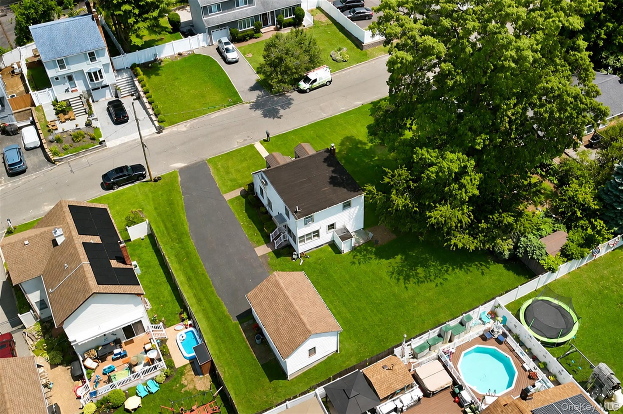 Single Family Aspen Road  Suffolk County, NY 11754, MLS-1045941-23