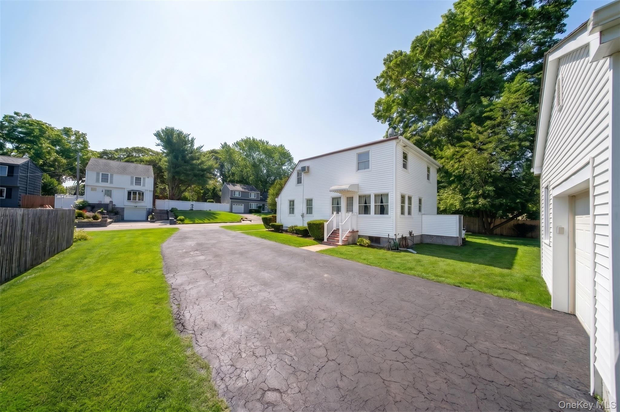 Single Family Aspen Road  Suffolk County, NY 11754, MLS-1045941-7