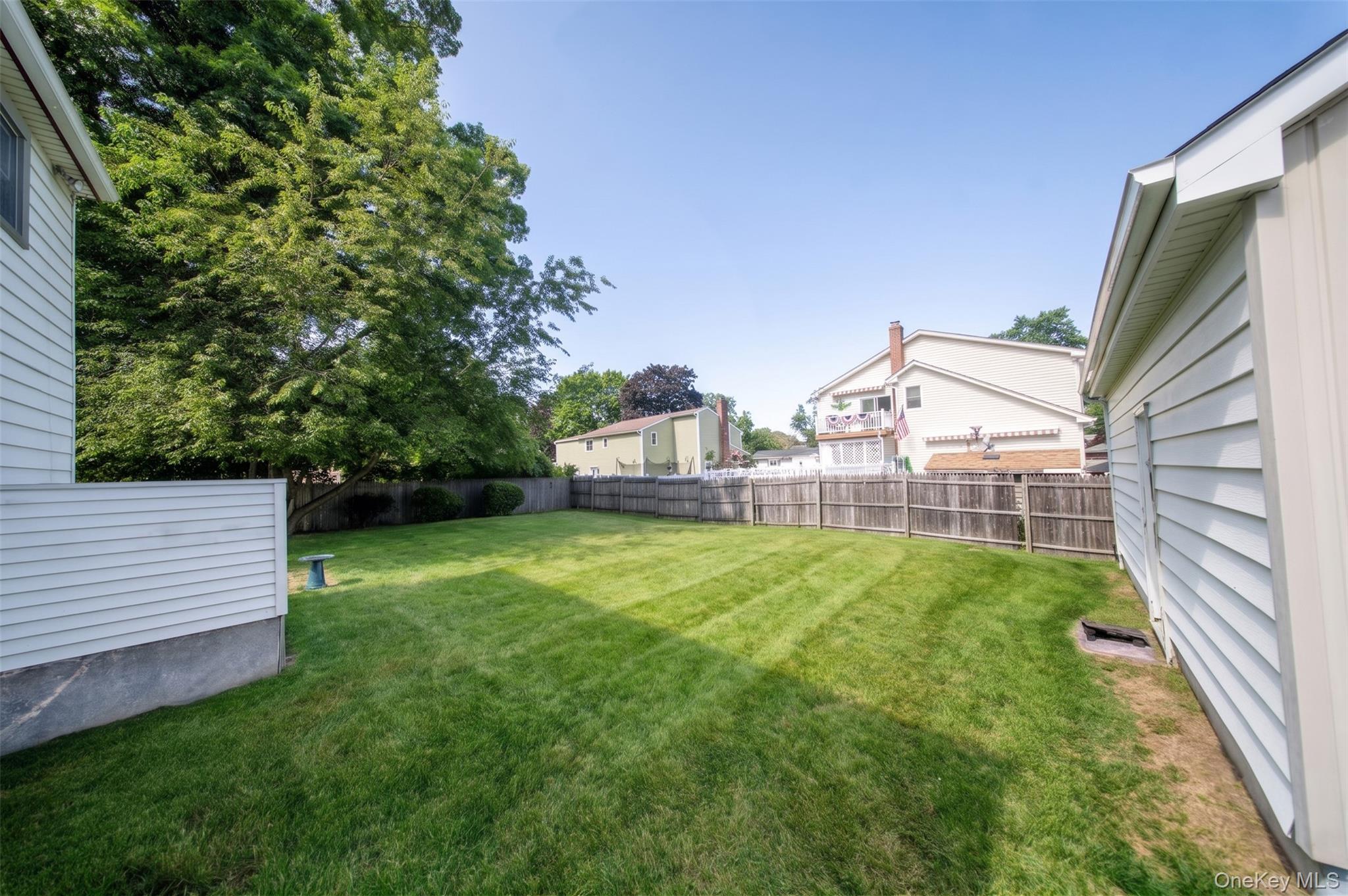 Single Family Aspen Road  Suffolk County, NY 11754, MLS-1045941-8