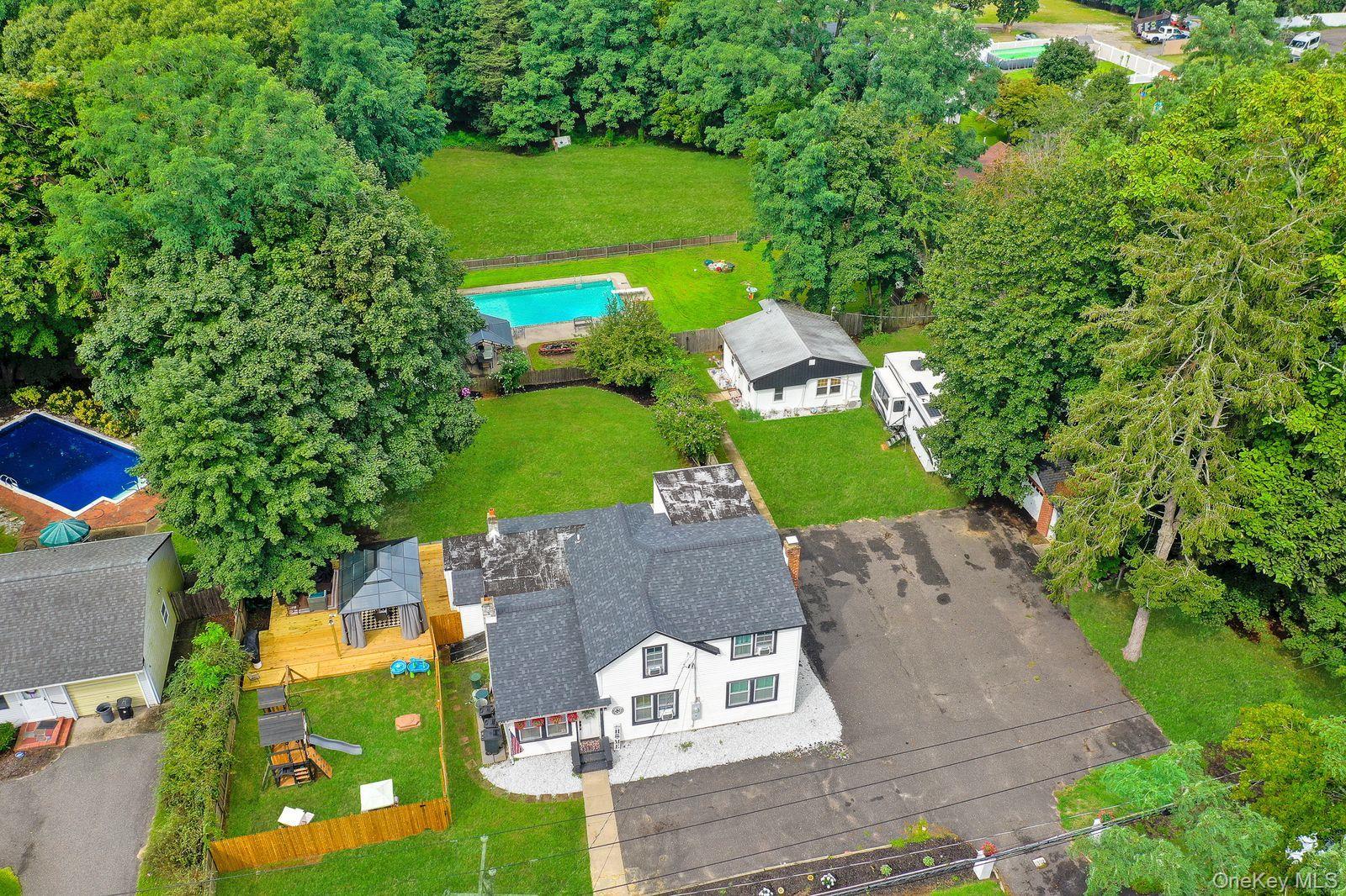 Single Family Mooney Pond Road Suffolk County, NY 11727, MLS-1045948-27