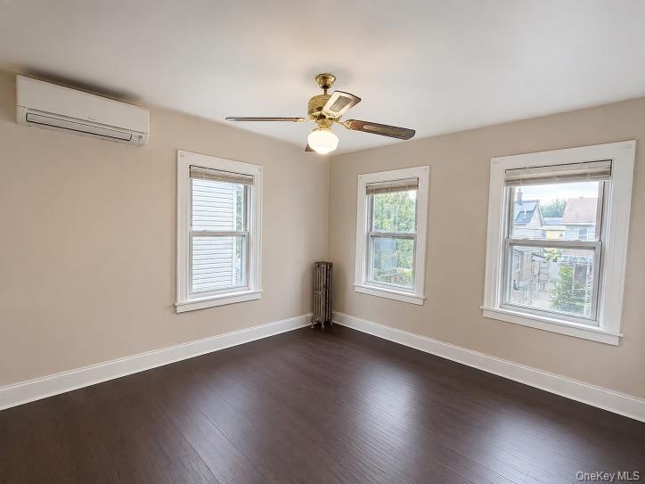 Single Family 200th Street Queens, NY 11412, MLS-1045952-12