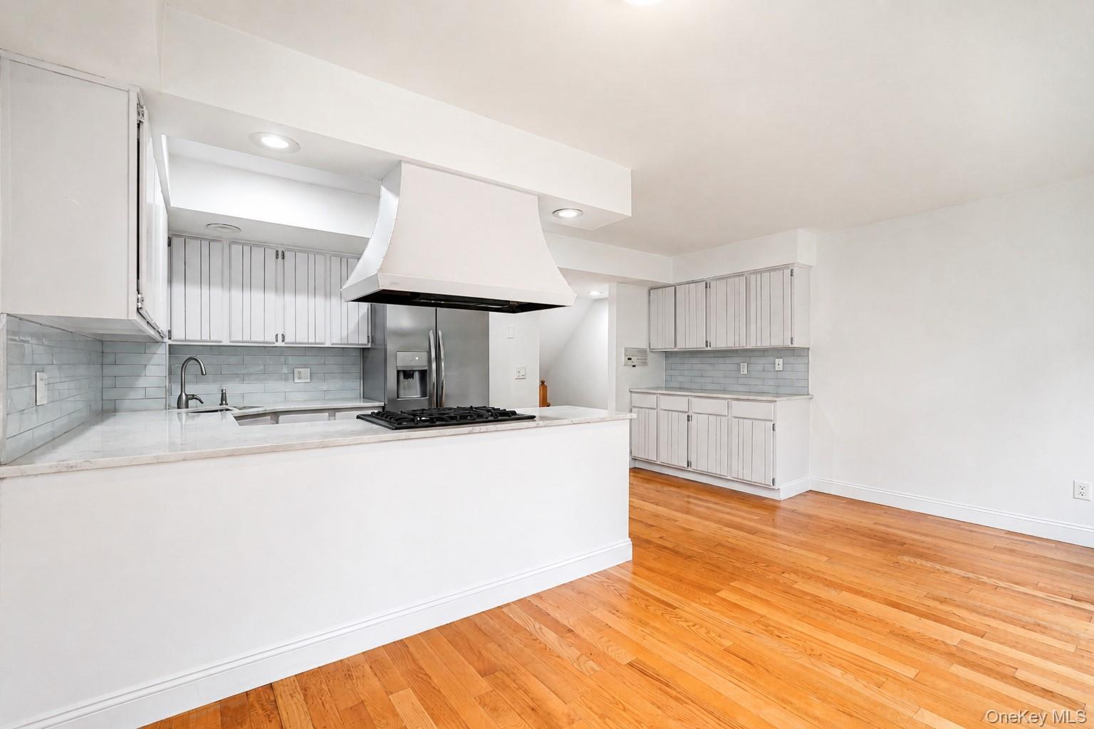 Single Family Fox Hunt Court Staten Island, NY 10301, MLS-1045966-12