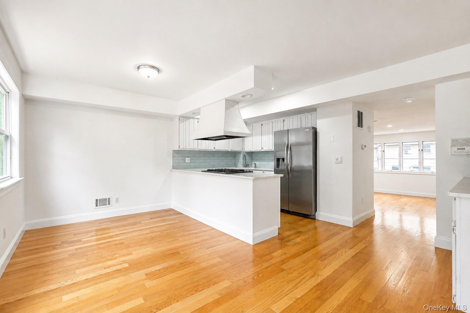 Single Family Fox Hunt Court Staten Island, NY 10301, MLS-1045966-16