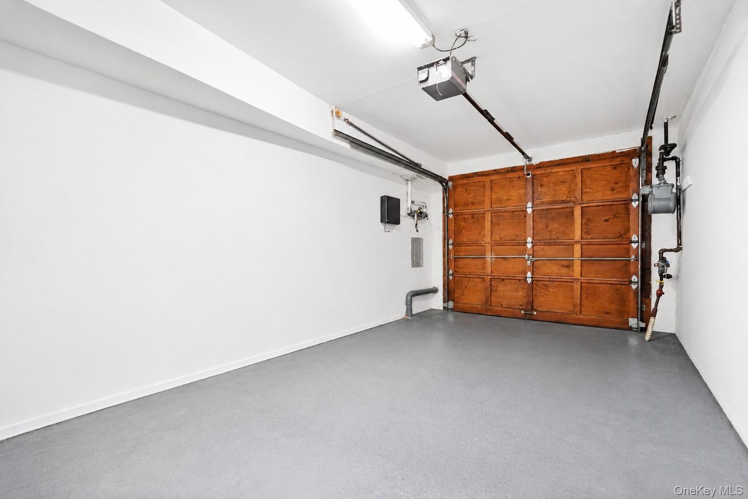 Single Family Fox Hunt Court Staten Island, NY 10301, MLS-1045966-37