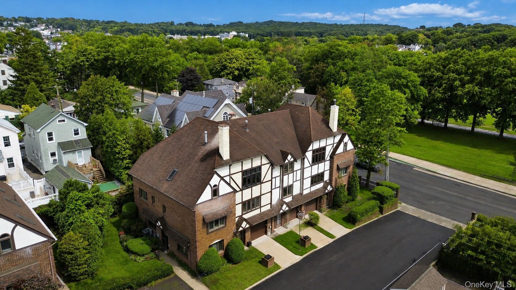 Single Family Fox Hunt Court Staten Island, NY 10301, MLS-1045966-4