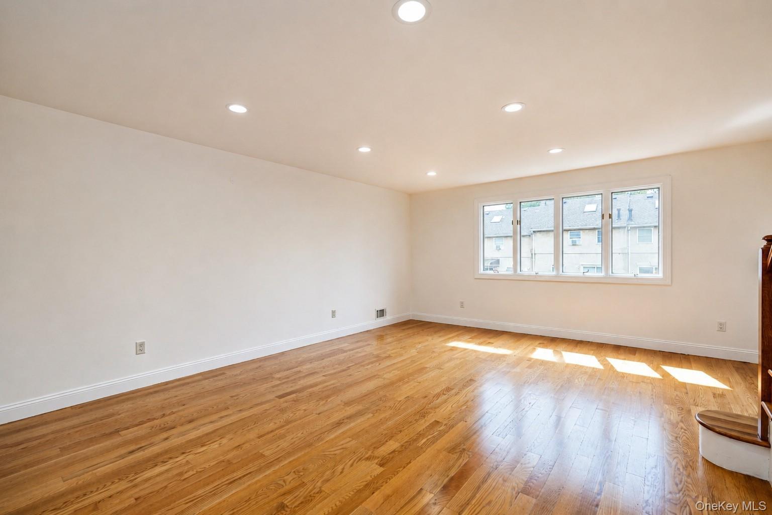 Single Family Fox Hunt Court Staten Island, NY 10301, MLS-1045966-7