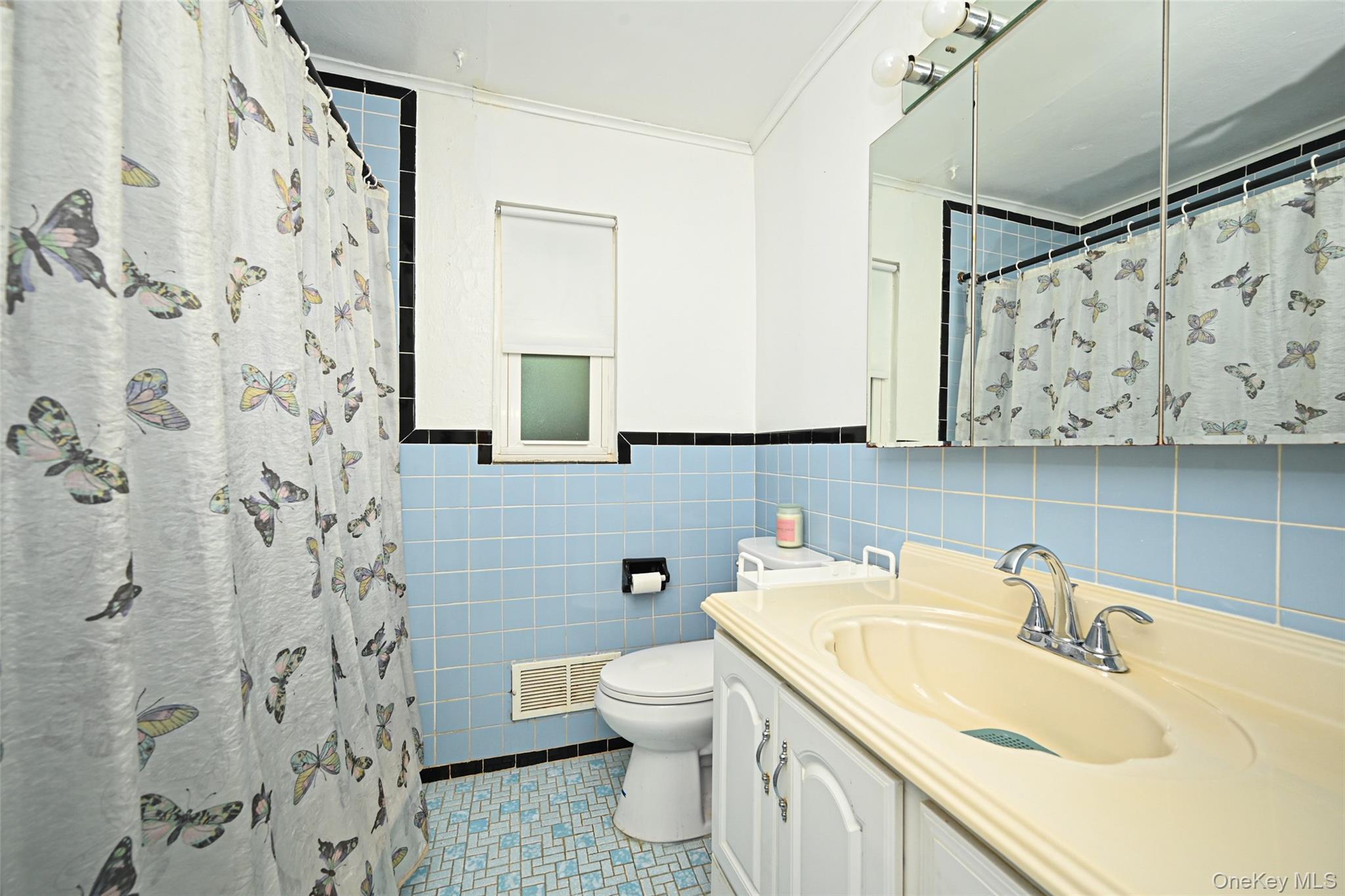 Single Family 205th Street  Queens, NY 11361, MLS-1045976-11
