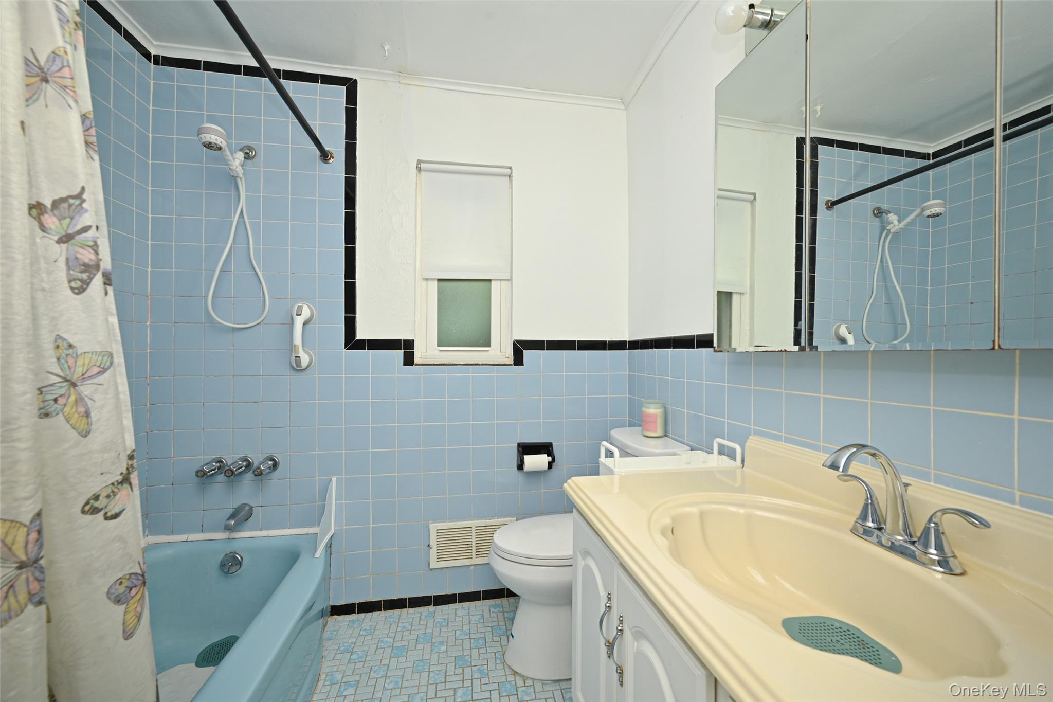 Single Family 205th Street  Queens, NY 11361, MLS-1045976-12
