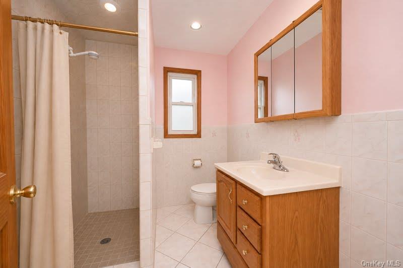 Single Family 205th Street  Queens, NY 11361, MLS-1045976-16