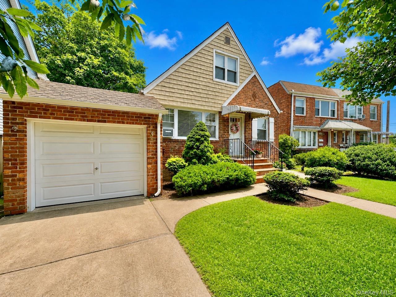 Single Family 205th Street  Queens, NY 11361, MLS-1045976-2