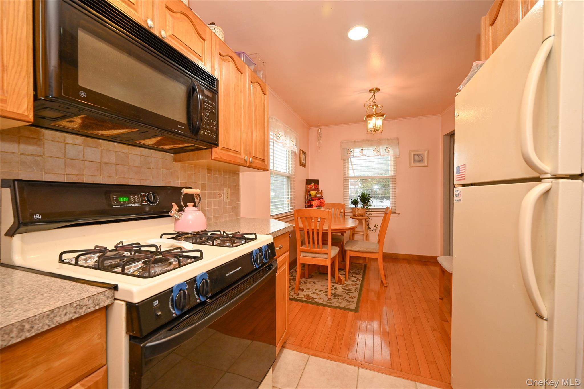 Single Family 205th Street  Queens, NY 11361, MLS-1045976-5