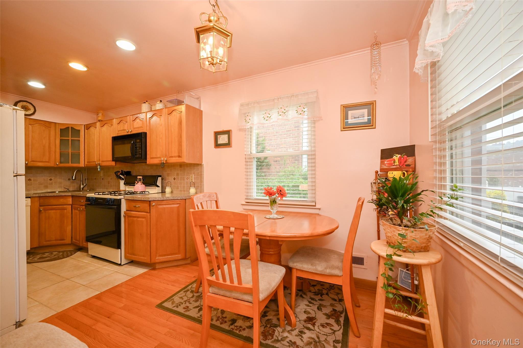 Single Family 205th Street  Queens, NY 11361, MLS-1045976-6