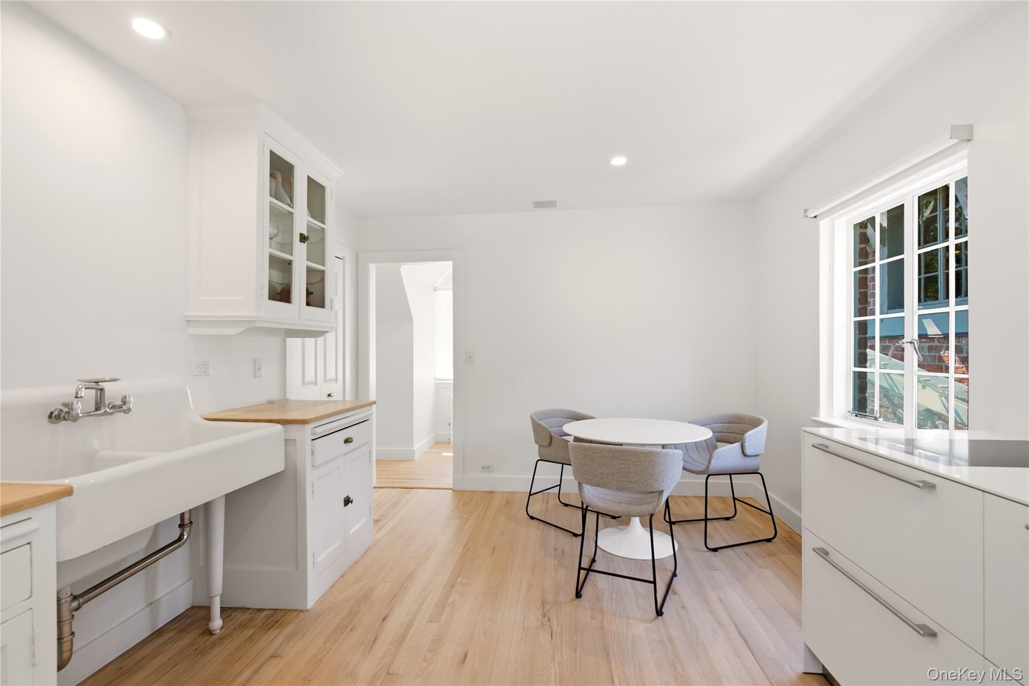 Single Family White Hill Road Suffolk County, NY 11724, MLS-1045994-34