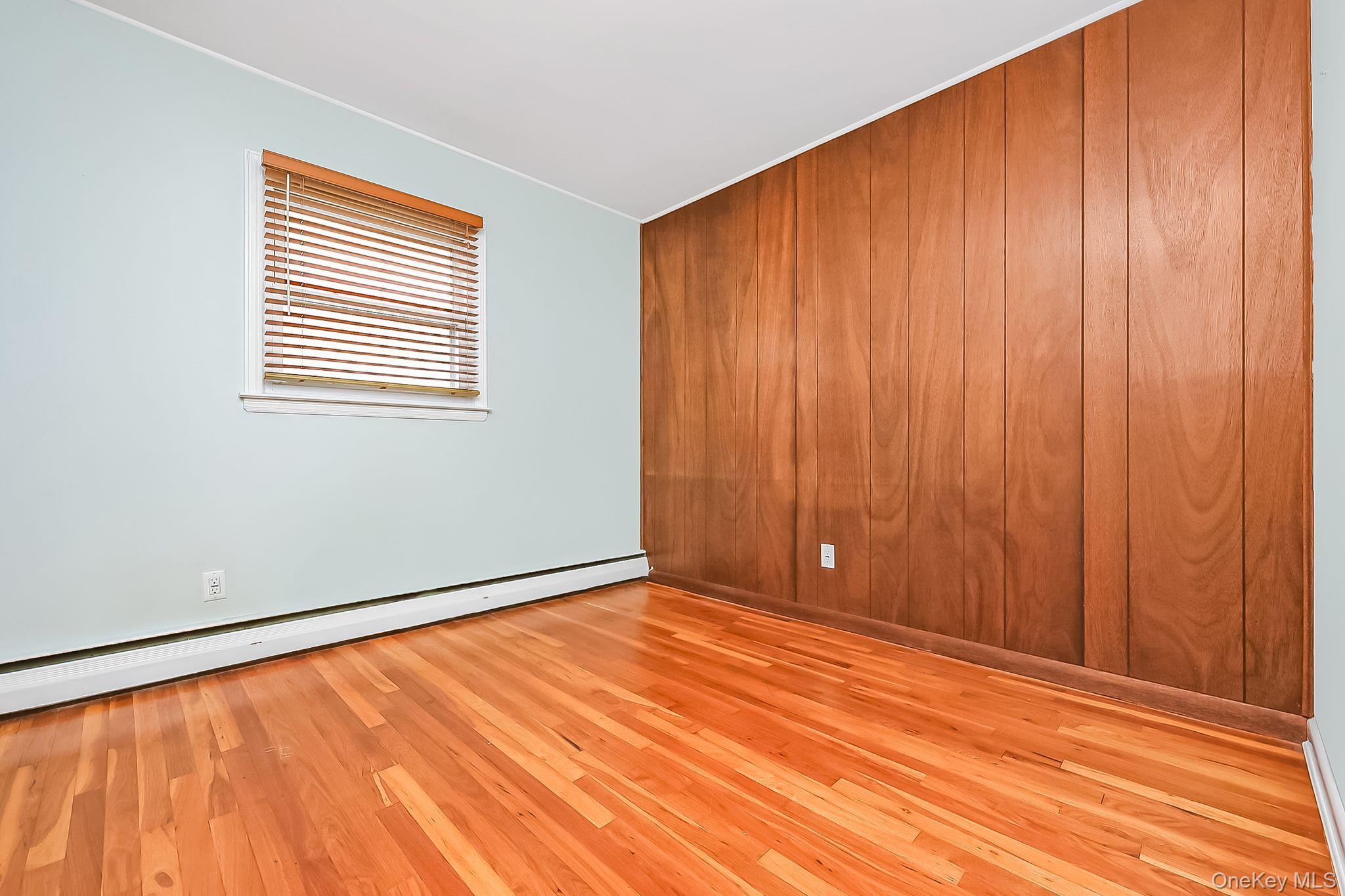 Single Family Prairie Lane  Suffolk County, NY 11757, MLS-1046025-11