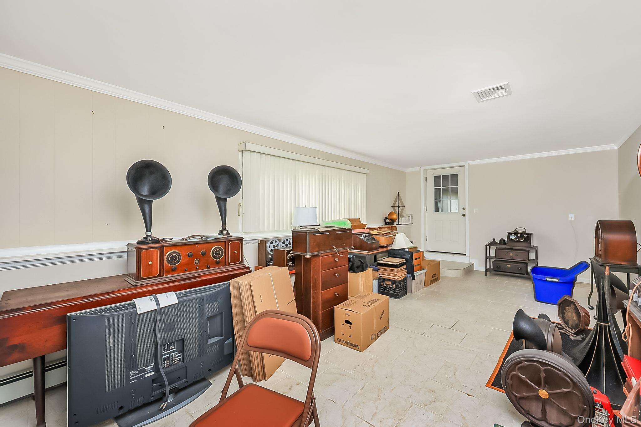 Single Family Prairie Lane  Suffolk County, NY 11757, MLS-1046025-12