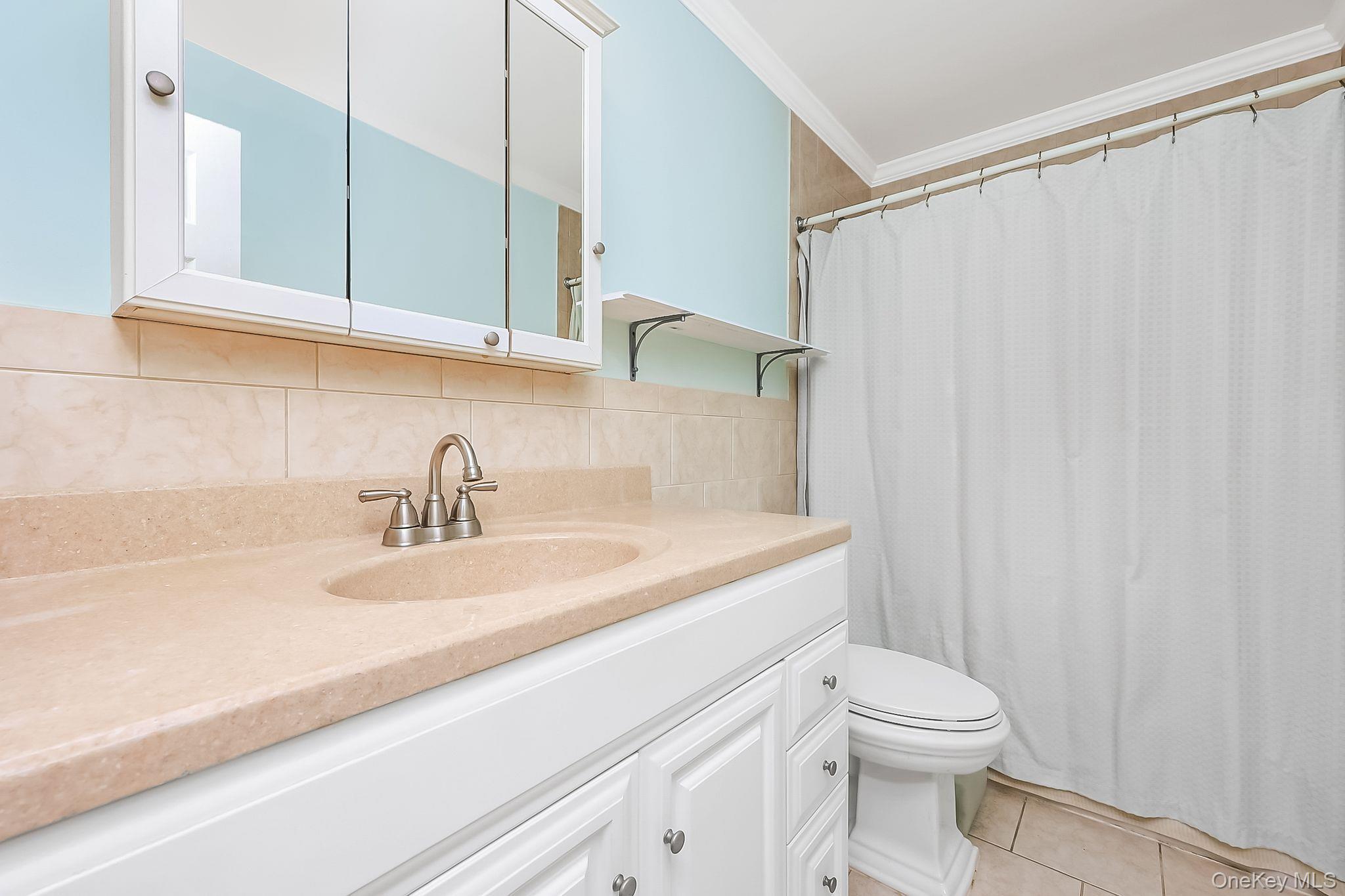 Single Family Prairie Lane  Suffolk County, NY 11757, MLS-1046025-15