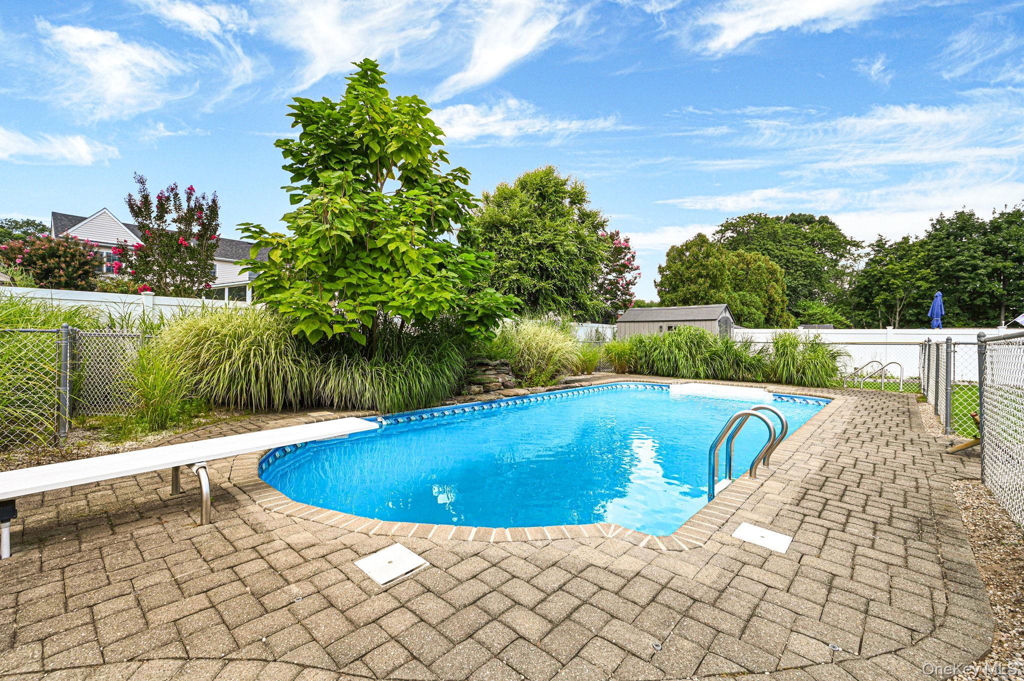 Single Family Pat Drive Suffolk County, NY 11795, MLS-1046027-41